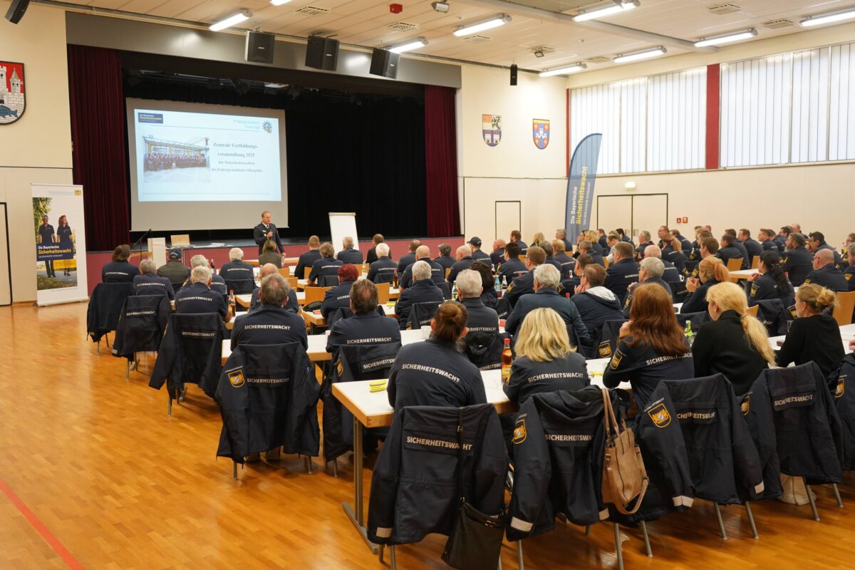 Sicherheitswacht erreicht 1.500 Angehörige bei Fortbildung in Nabburg