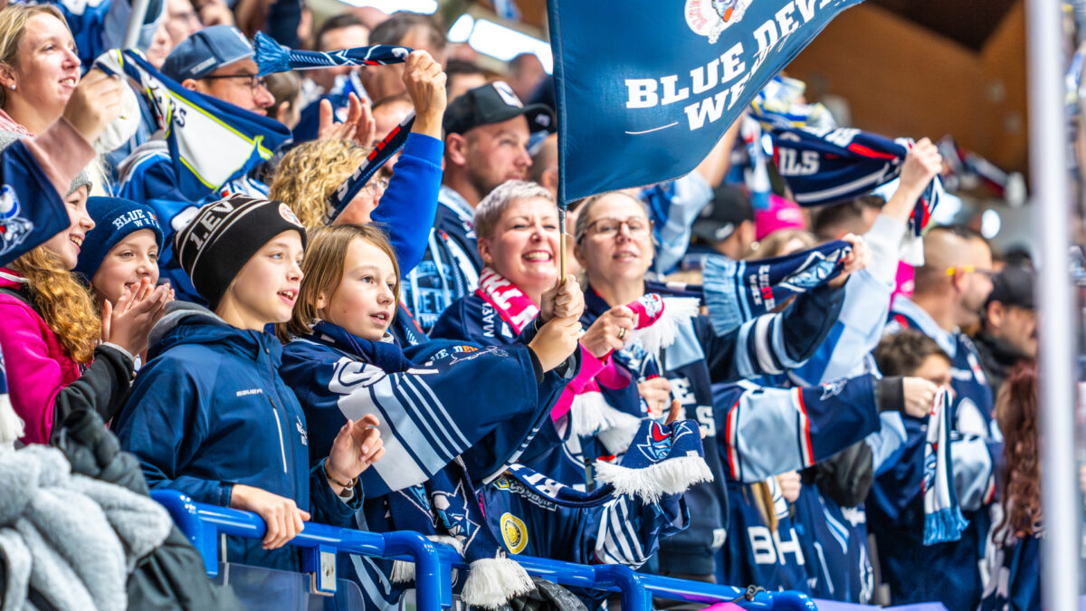 Sportsfreunde-Tag und Blaulichttag bei den Blue Devils Weiden