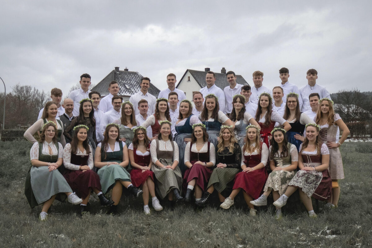 Gruppenbild Kirwapaare 2024.jpg