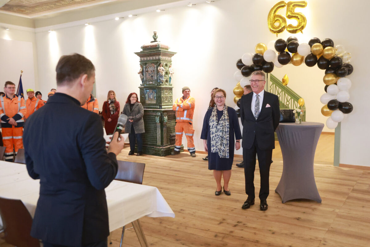 Viele Gäste feiern Franz Stahls 65. Geburtstag in Tirschenreuth