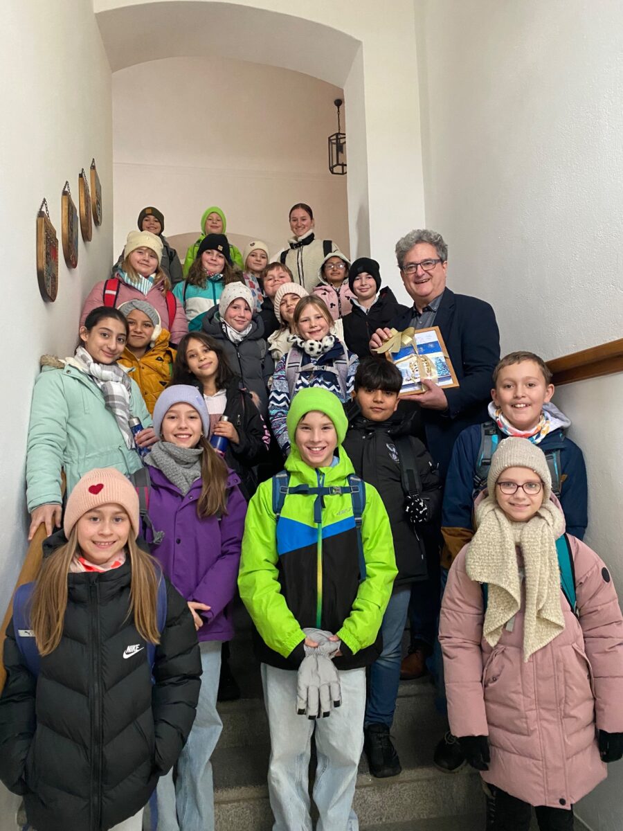 Viertklässler besuchen den Bürgermeister in Pressath