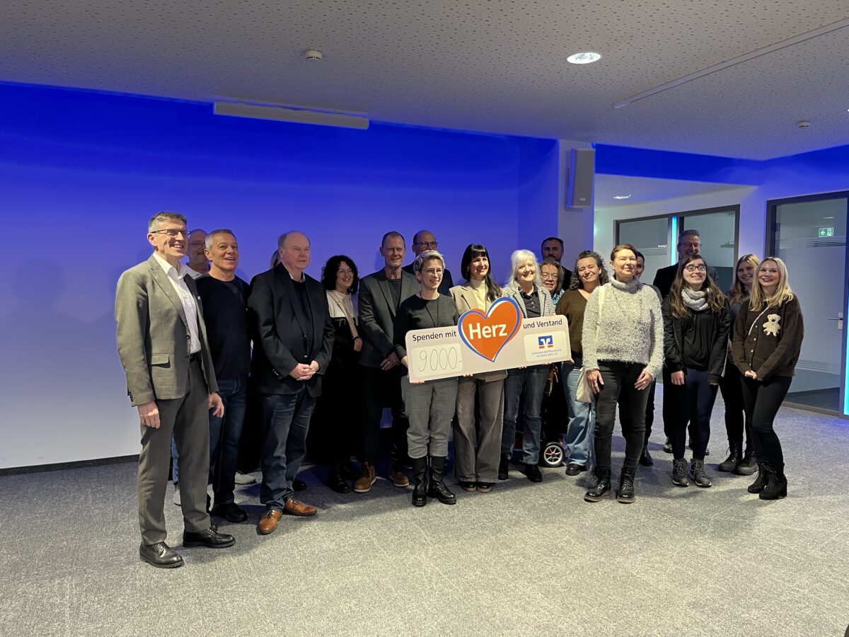 Volksbank Raiffeisenbank spendet 9.000 Euro an 25 Organisationen in Weiden