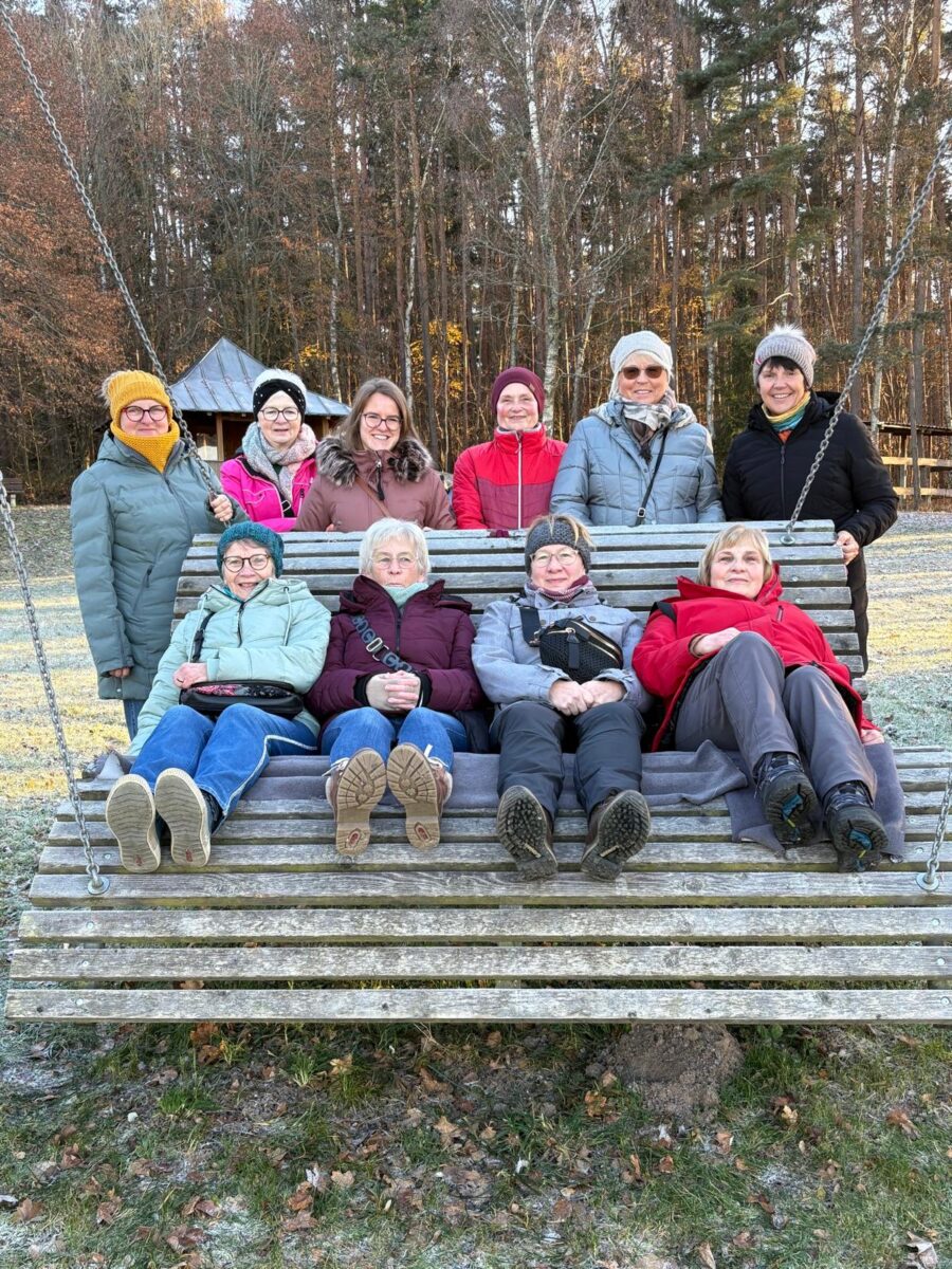 Walkinggruppe der TSG Weiherhammer beendet Saison mit Winterwanderung