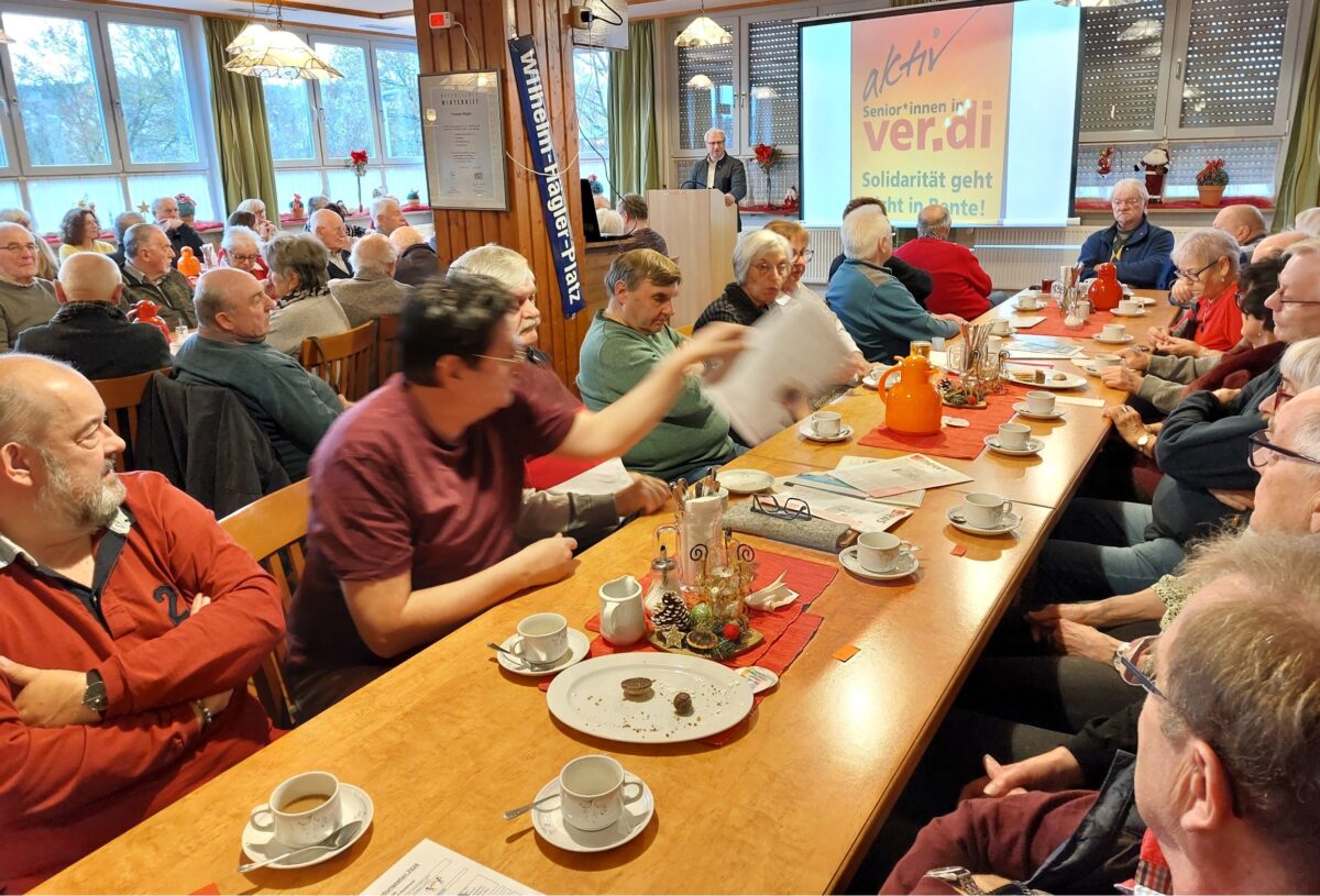 Zusammenhalt der Ver.di-Senioren: Gewerkschaft als stabiler Anker in unruhiger Zeit