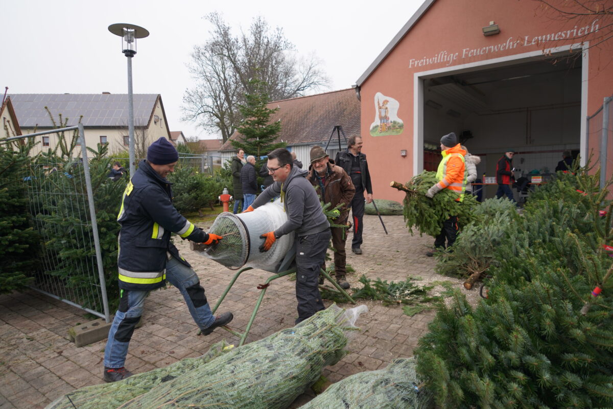 Christbaum von der Lennesriether Feuerwehr