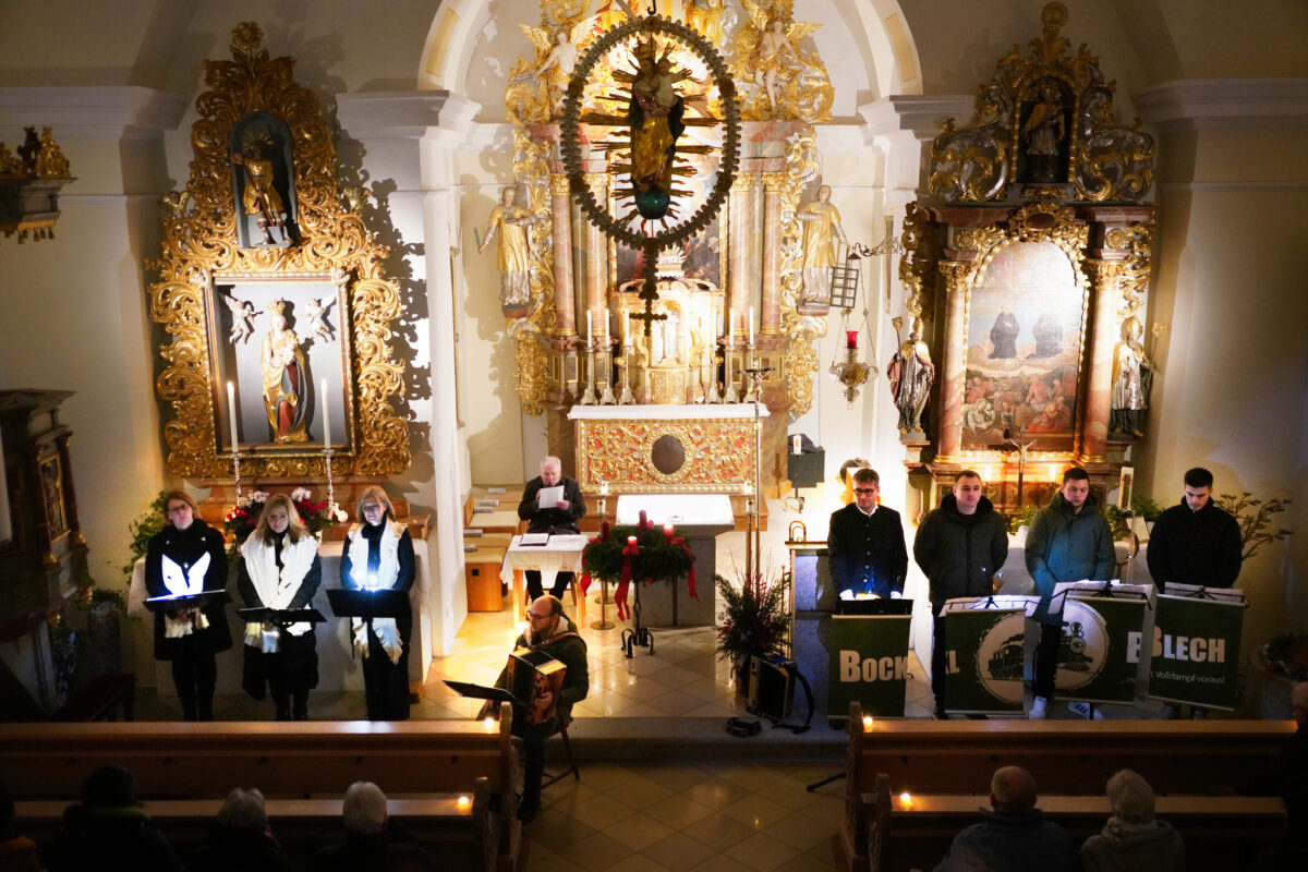 „Niederbayerische Weihnacht auf Oberpfälzisch“ in der Filialkirche Lennesrieth