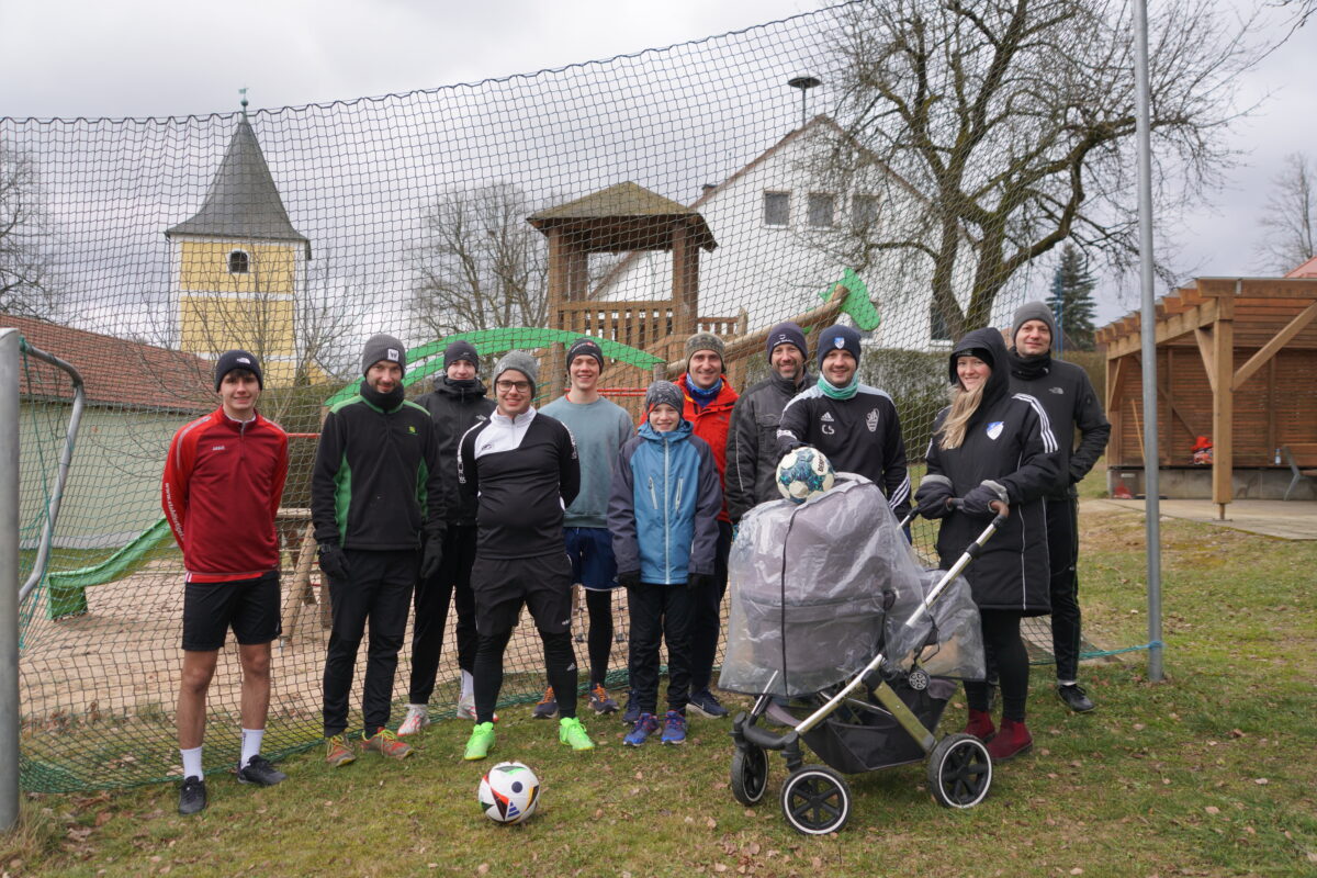 Fußball in Lennesrieth – Gastspieler vom Betzenberg