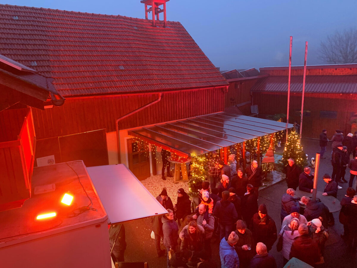 Romantische Hofweihnacht verzaubert Oberbernrieth
