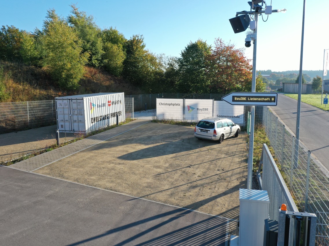 Neues LED-Wegweisersystem am BayZBE in Windischeschenbach