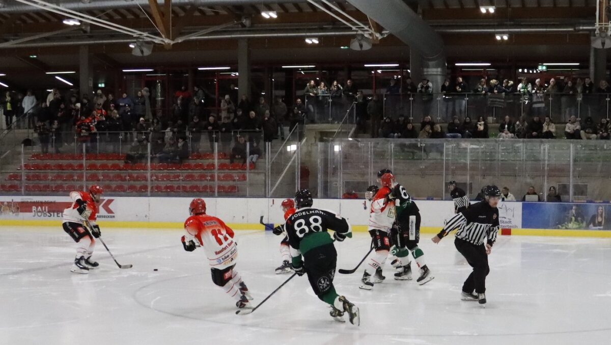 EHC Stiftland-Mitterteich liefert einem Favoriten den nächsten großen Kampf