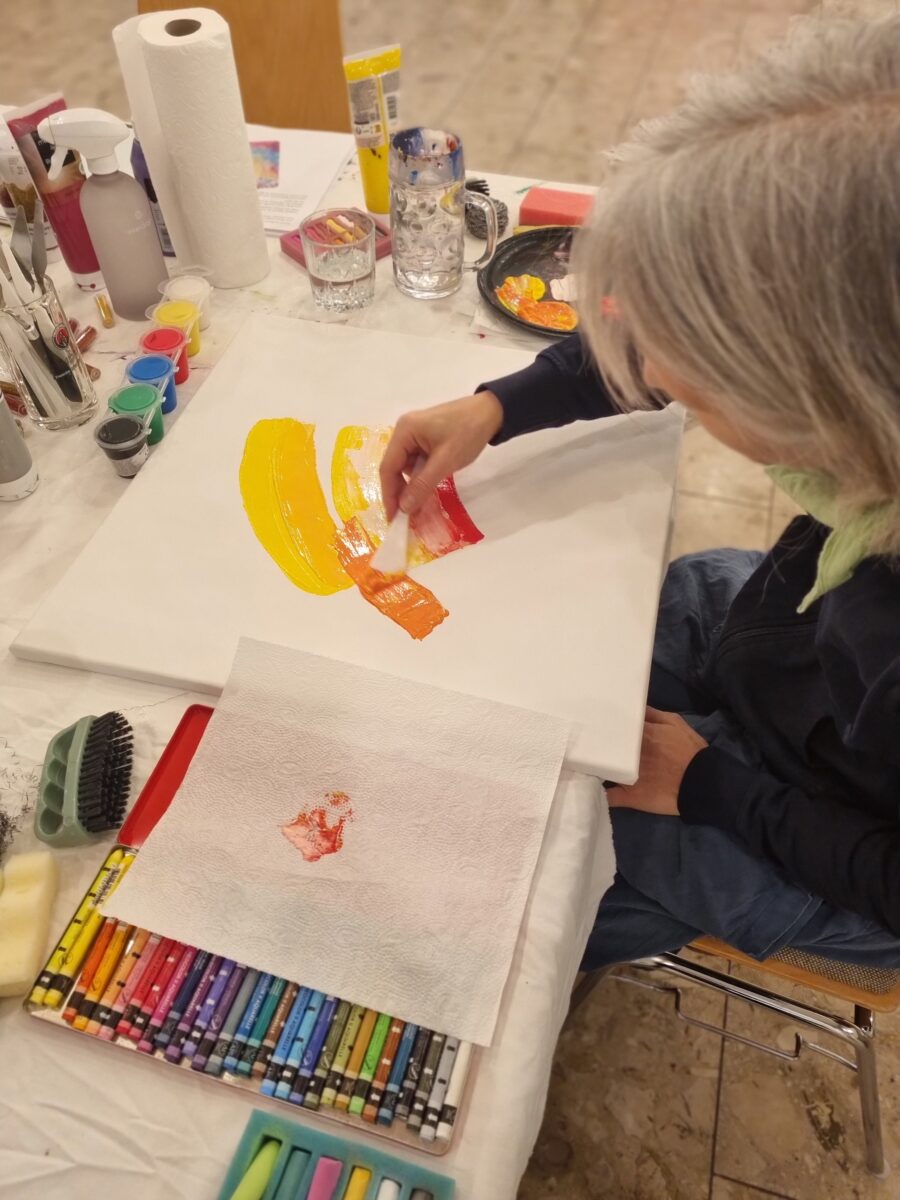 Kreativität ohne Leistungsdruck: Offene Kunstwerkstatt startet im Januar