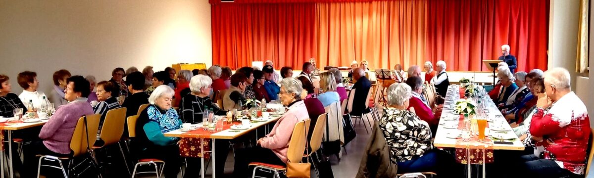 Adventsfreude vereint Generationen in Schirmitz