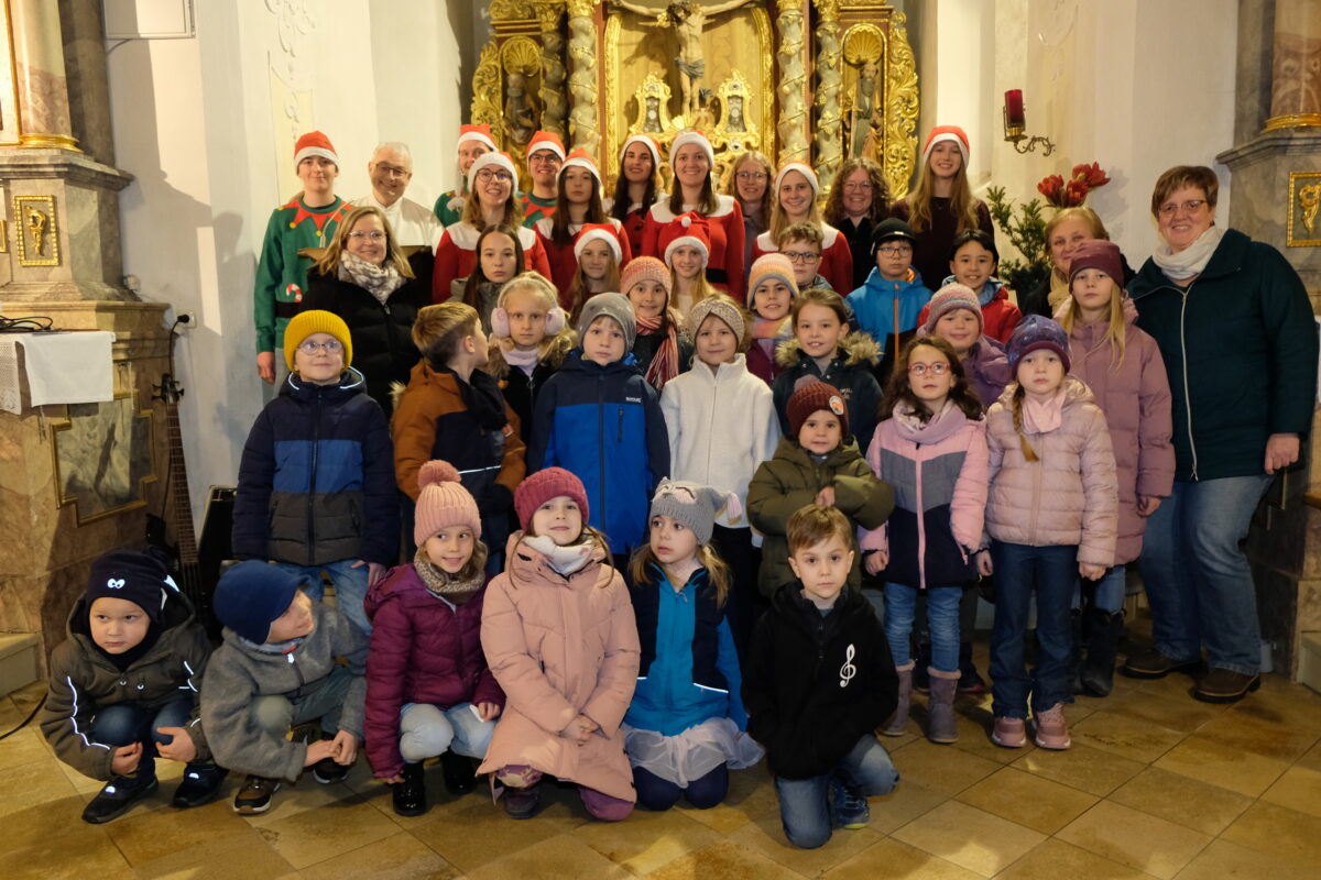 Benefiz-Adventskonzert in Tremmersdorf begeistert für Hilfe für Anja