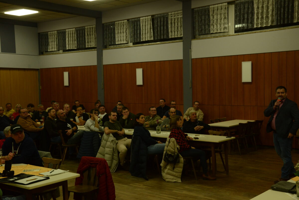 Bürgerversammlung zeigt Finanzdruck und Investitionen in Luhe-Wildenau