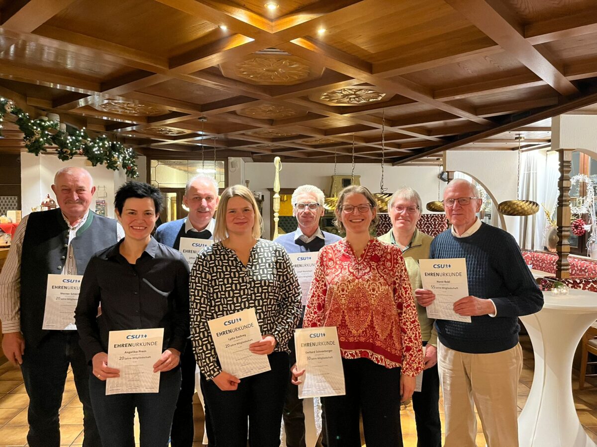 CSU ehrt langjährige Mitglieder bei Vorweihnachtsfeier in Tännesberg