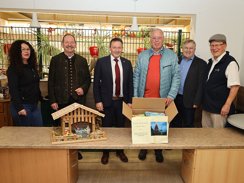 DAGA übergibt 50 Hilfspakete an Tafel in Weiden