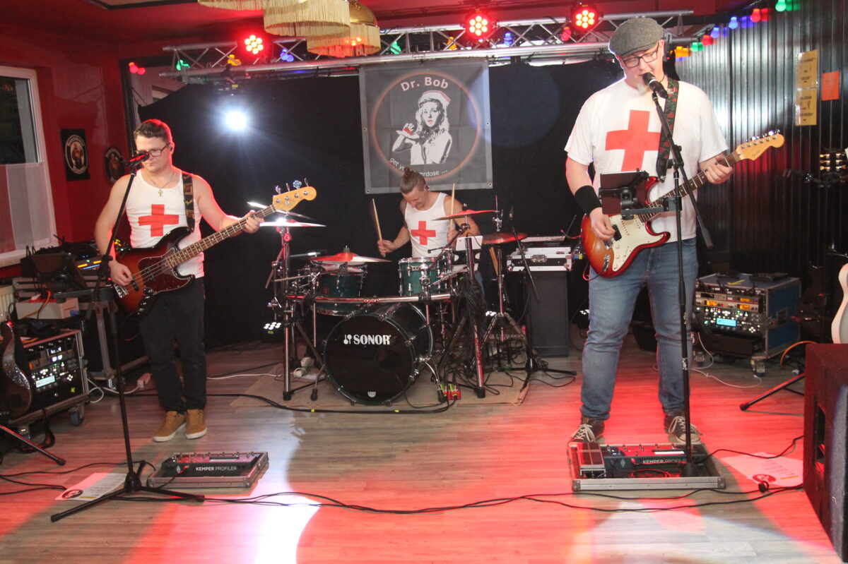 Dr. Bob rockt Waidhaus in den ersten Advent