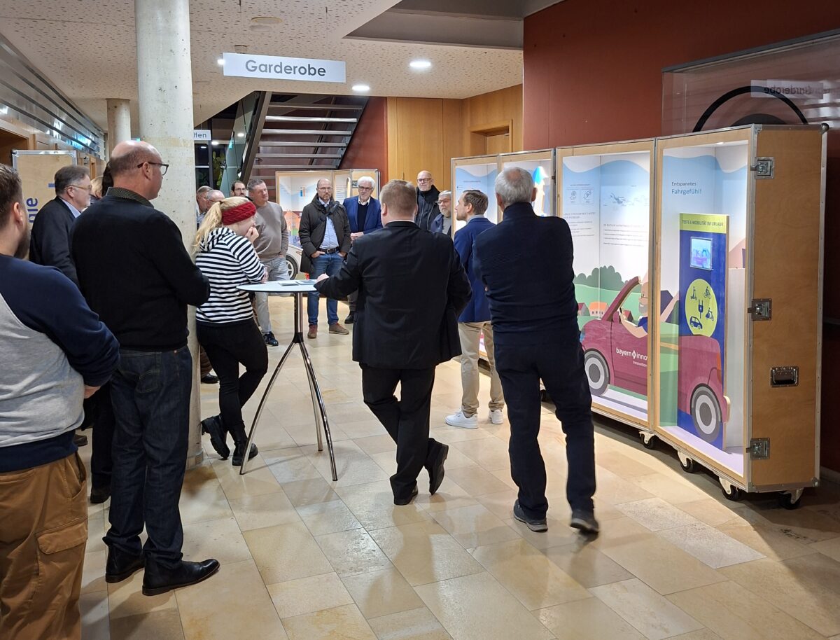 E-Mobilitätsausstellung in der Stadthalle in Burglengenfeld eröffnet