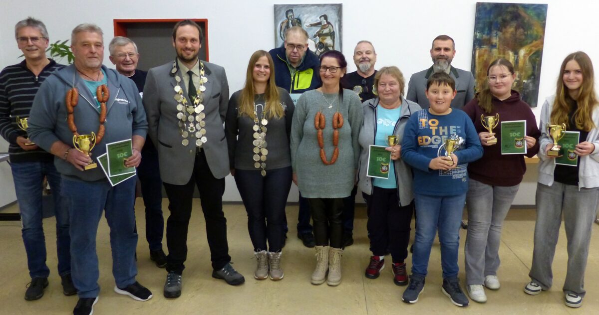 Ehepaar Geigenmüller ist in Schlammersdorf Königspaar und Vereinsmeister