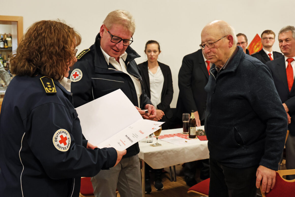 Ehrung für 70 Jahre BRK-Mitgliedschaft in Weiden