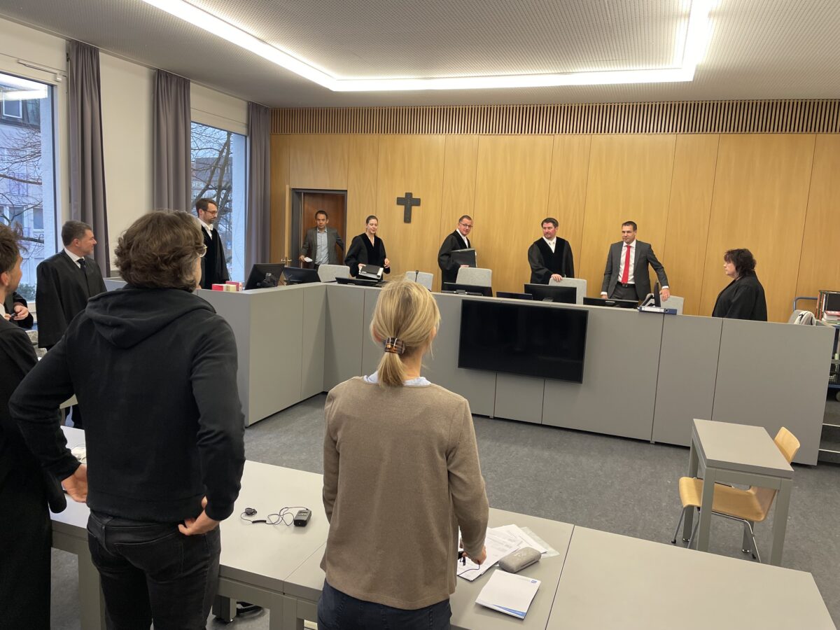 Live-Ticker zweiter Tag Champagner-Prozess - Zeugen aus dem Restaurant: "Es war die Hölle"