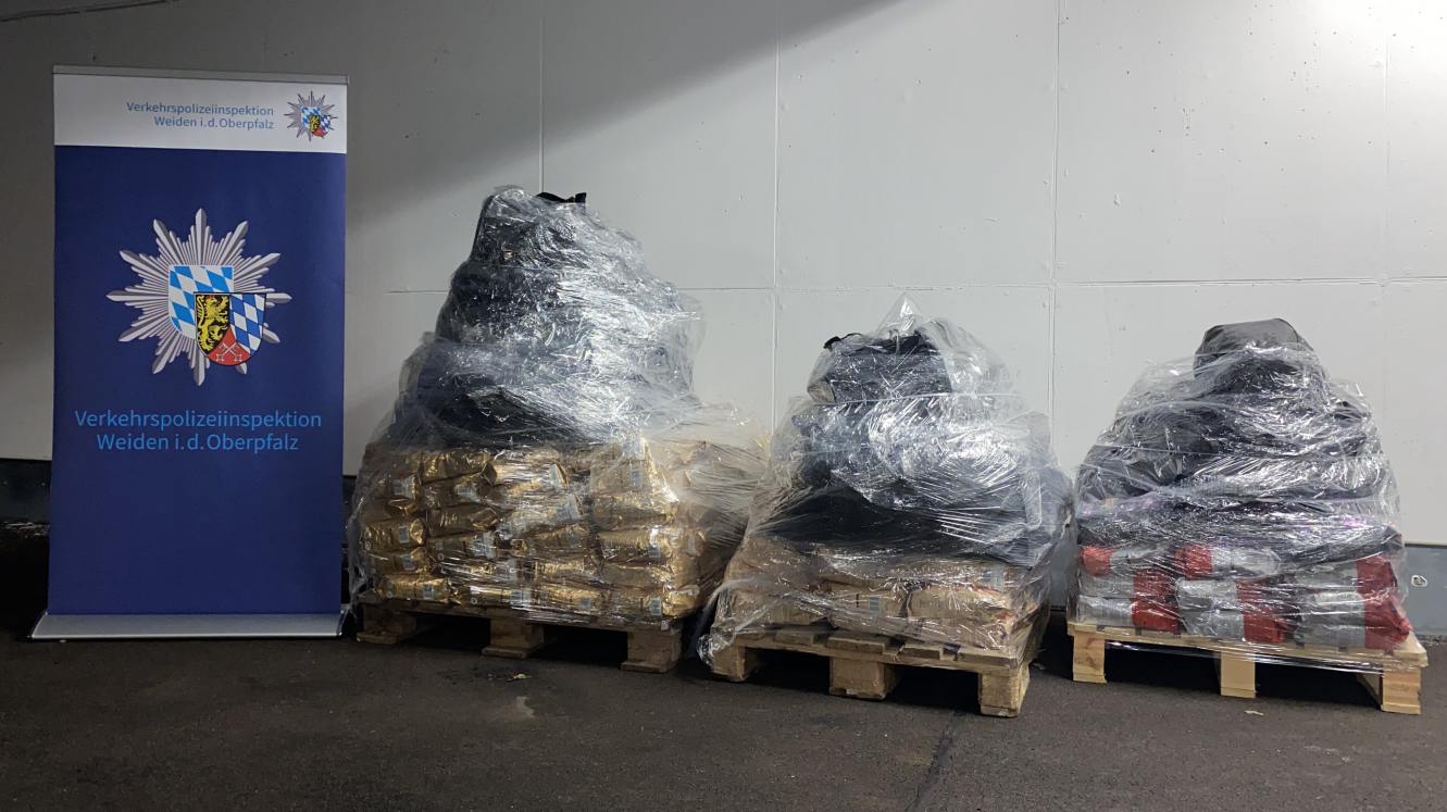 Geldwäsche: Kontrolle auf der A 93 in Mitterteich führt zu Festnahme