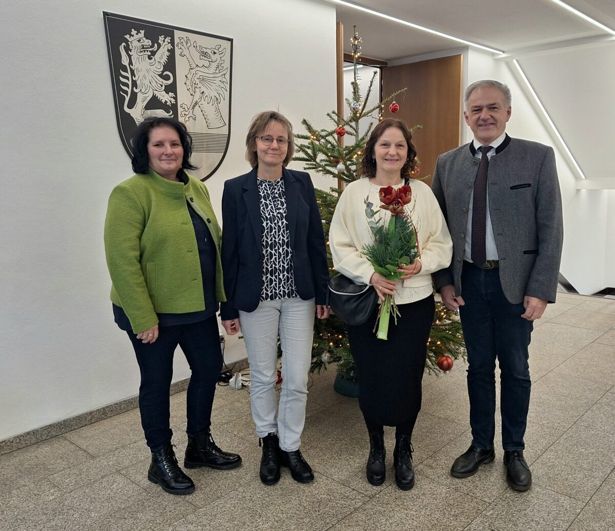 Landrat verabschiedet Roswitha Haas in Tirschenreuth in den Ruhestand