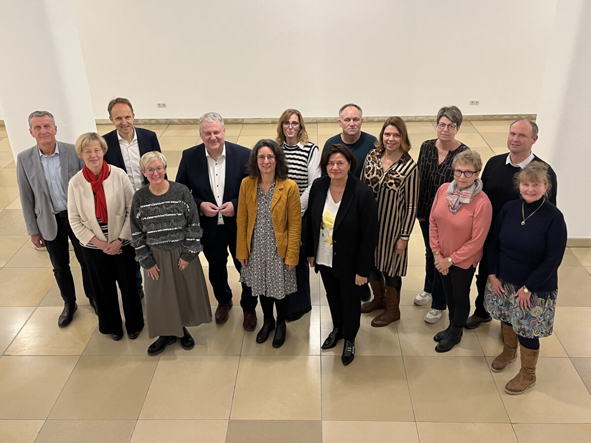 Stunde der Begegnung: Lehrer sagen Servus oder feiern Dienstjubiläum