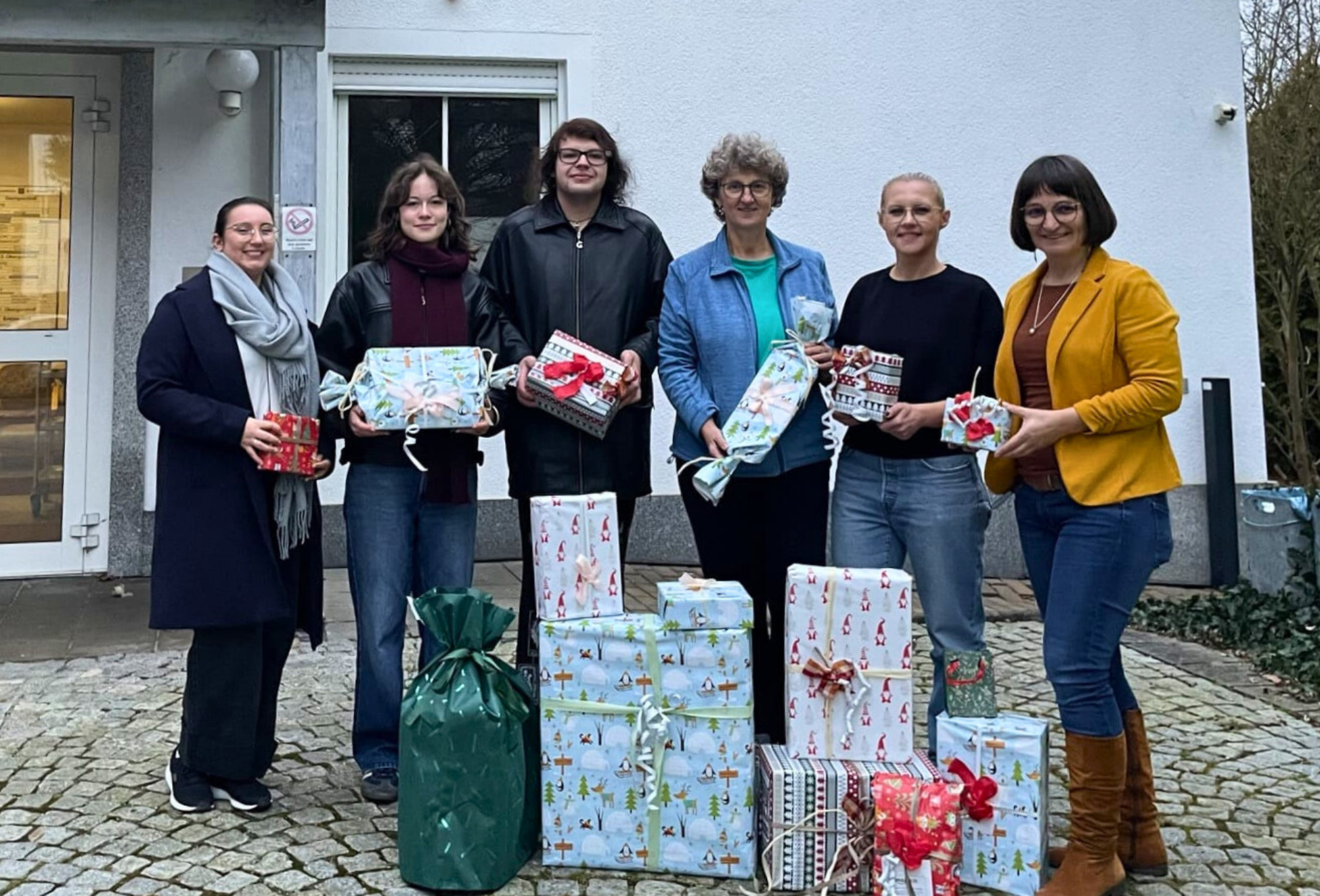 Weihnachtsspenden für das Frauenhaus Weiden