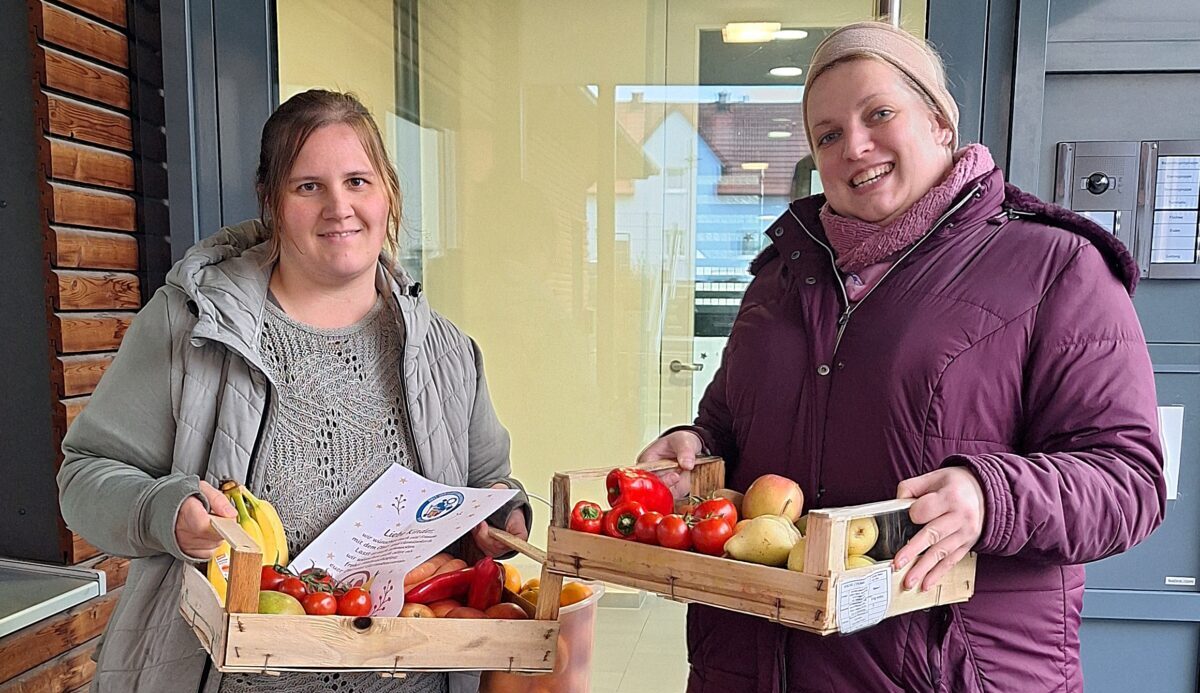 Verein spendet Obst für Kinder und Senioren in Schirmitz