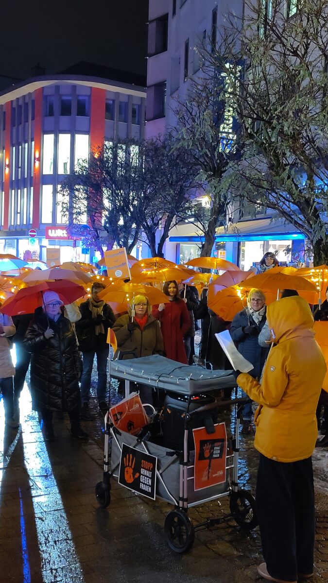 Orange Walk in Weiden: Solidarität mit Betroffenen