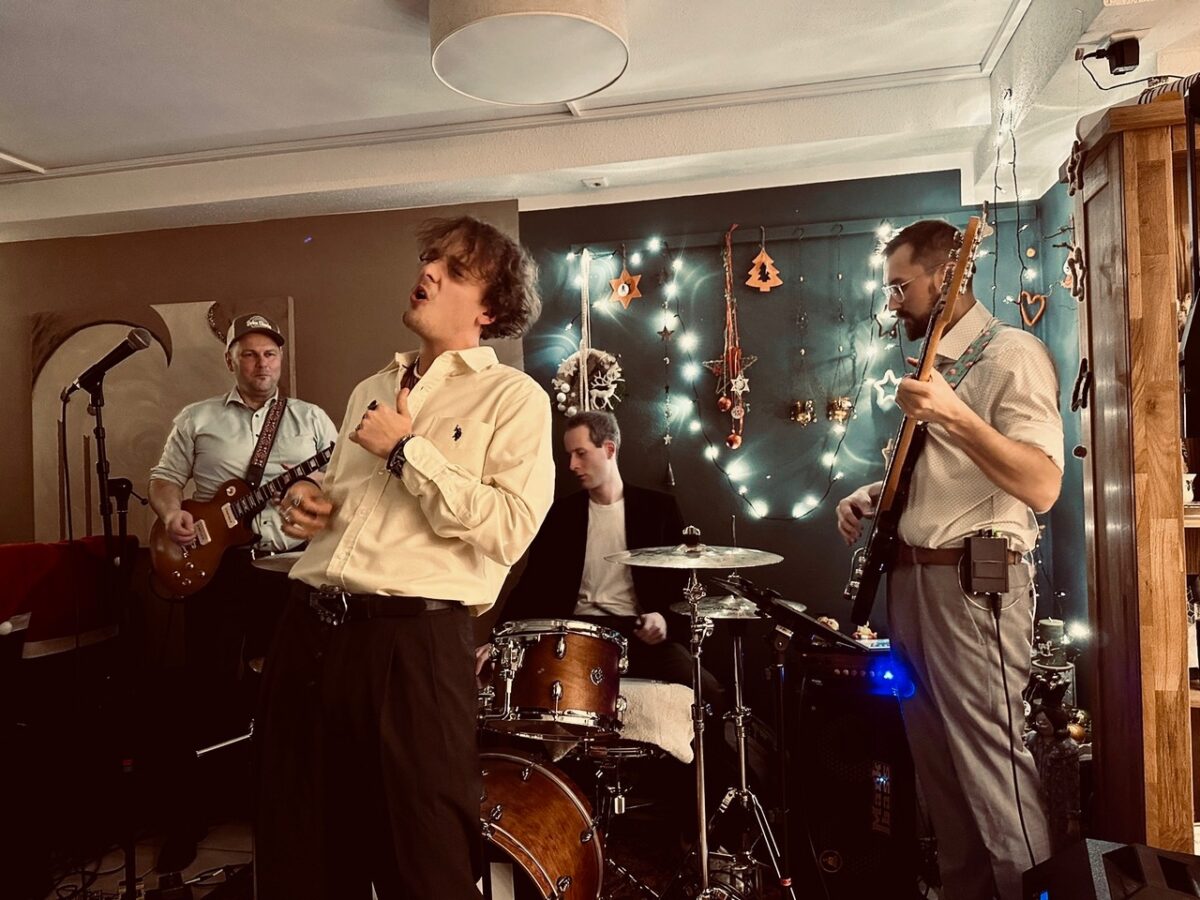 Glitzer-Stimmung am Basaltkegel