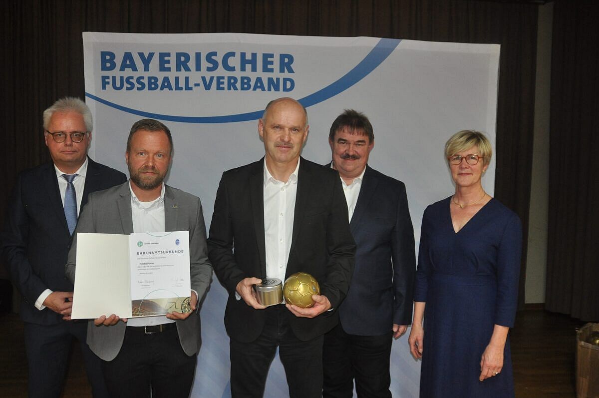 DFB-Sonderehrung für Hubert Pühler – höchste Auszeichnung für Funktionäre