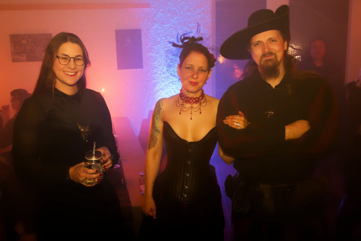 Dunkeltanz im Rittersaal: DJ Sighty bringt Magie, Dunkelheit und Mystik nach Immenreuth