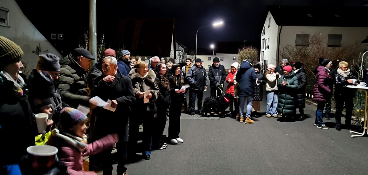 Rehbühlsiedler feiern 50 Jahre Heiligabend-Andacht in Weiden