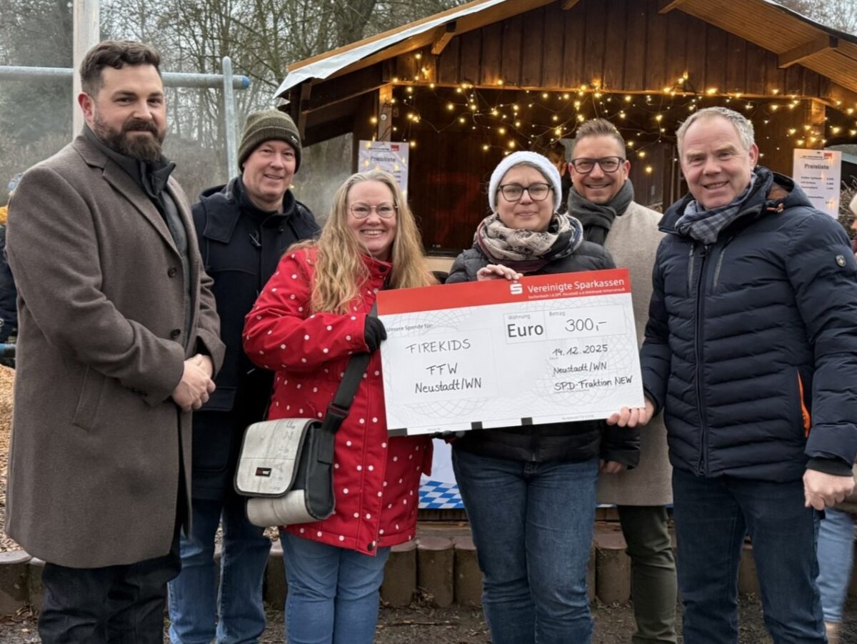 SPD-Fraktion spendet 300 Euro an FireKids in Neustadt