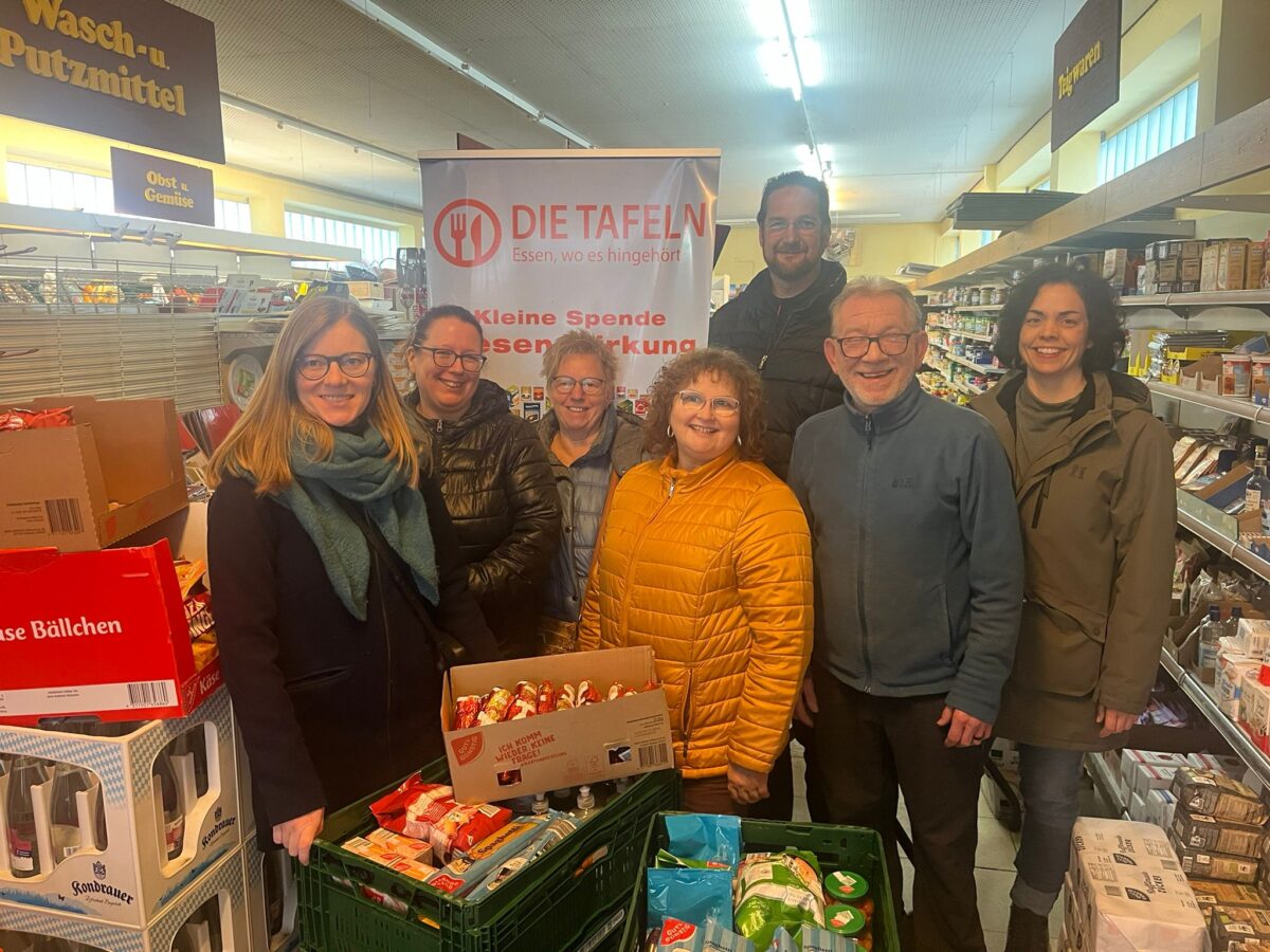 SPD-Frauen sammeln Lebensmittel in Flossenbürg für die Tafeln