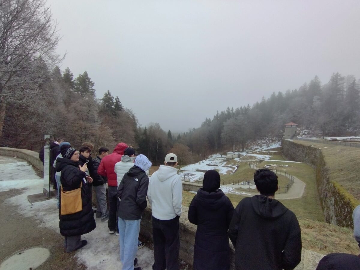 Schüler der Mittelschule Pressath besuchen Gedenkstätte Flossenbürg