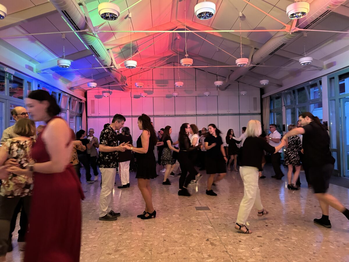 Schwungvoller Tanzauftakt mit Cubanito in Immenreuth