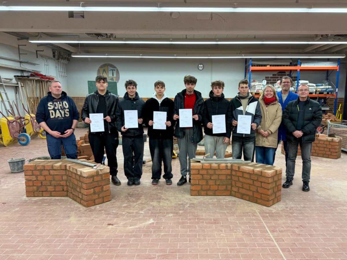 Junge Handwerker im kulturellen Austausch