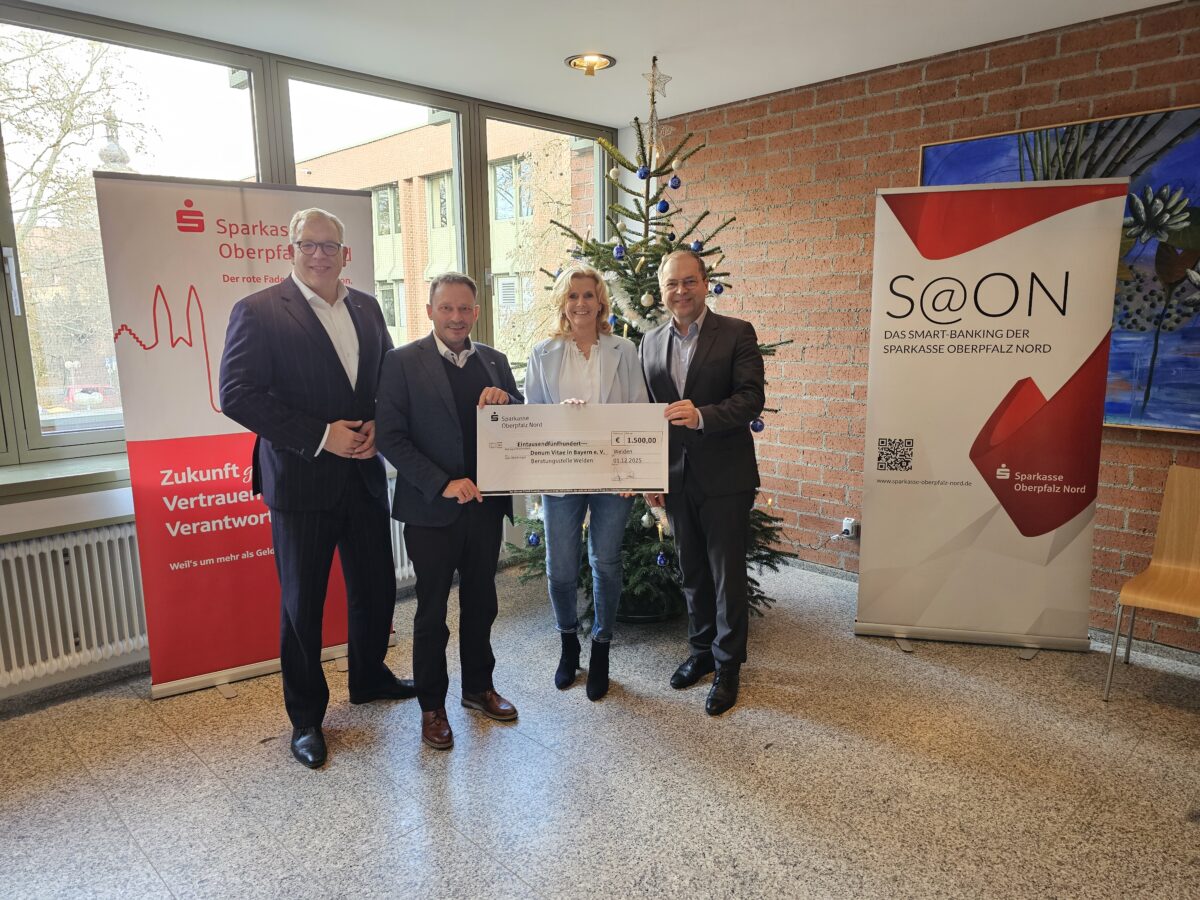 Sparkasse spendet 1.500 Euro für Donum Vitae in Weiden