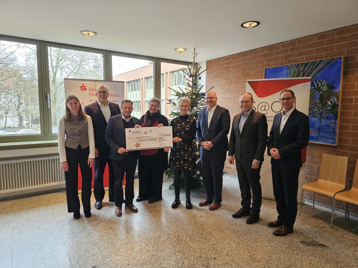 Sparkasse spendet in Weiden 10.200 Euro für Bildung und Soziales