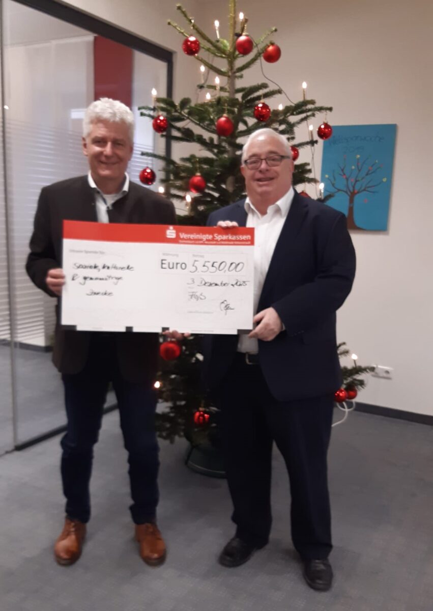 Sparkasse unterstützt Vereine und Institutionen in Floß mit 5.550 Euro