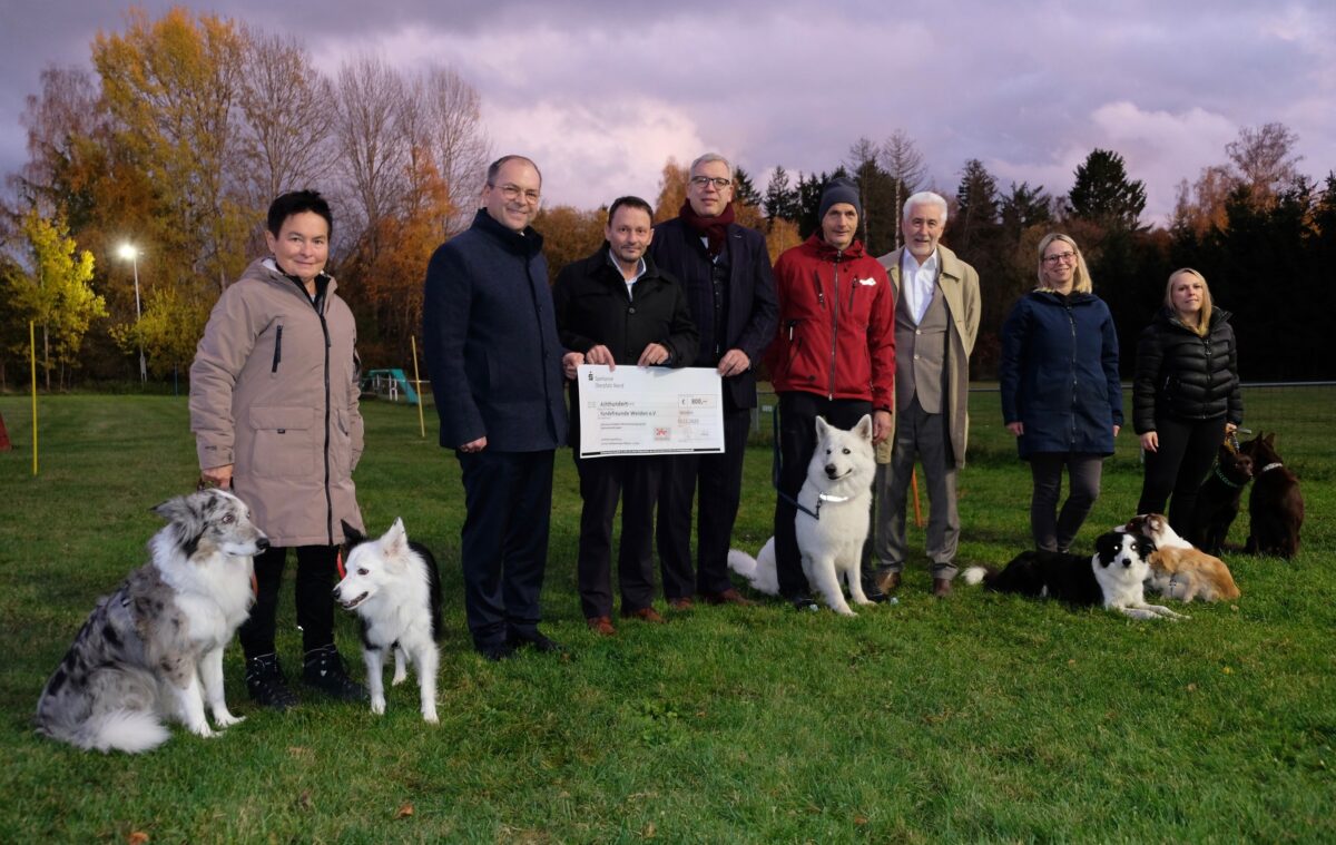 Sportförderungsstiftung unterstützt Hundefreunde in Weiden mit 800 Euro