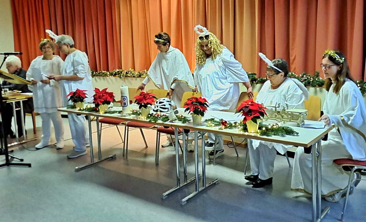 Stimmungsvoller Adventsauftakt beim Katholischen Frauenbund in Schirmitz