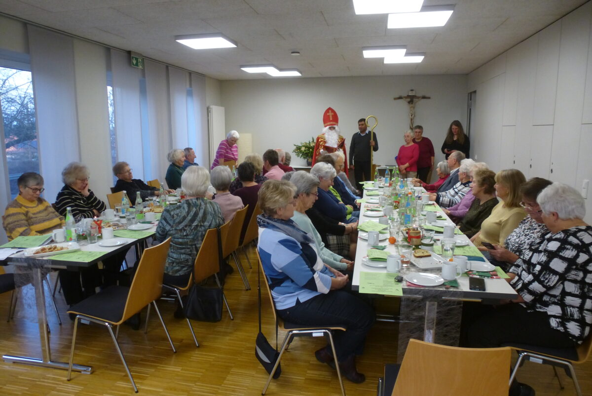 Senioren beider Konfessionen erlebten schöne Stunden mit Musik, Gesang, Geschichten und Gedichten