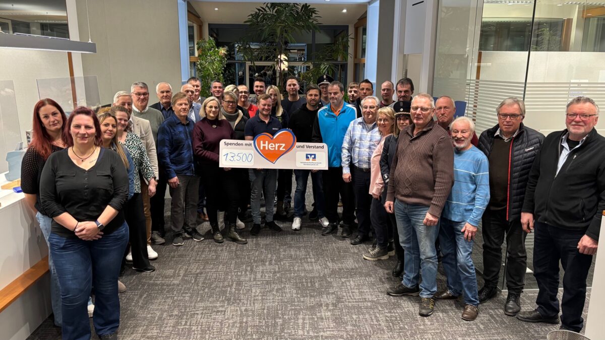 Volksbank unterstützt 28 Vereine in Eschenbach mit insgesamt 13.500 Euro