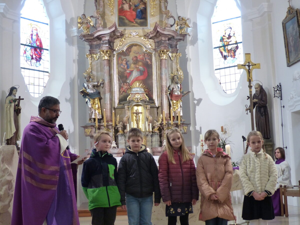 Vorstellungsgottesdienst für Erstkommunionkinder in Roggenstein