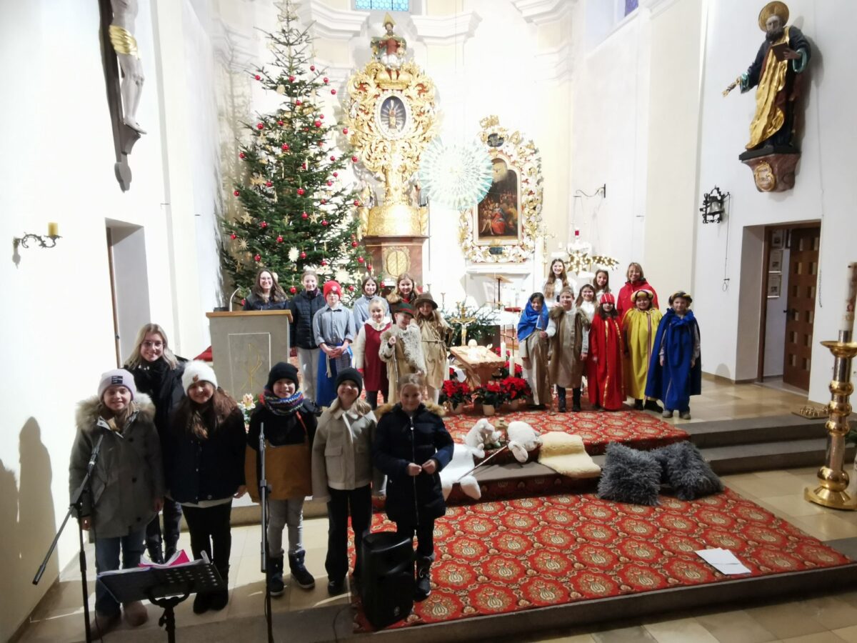 Gottesdienste, Krippenspiel und Musik  an Weihnachten in der Pfarrkirche Eslarn