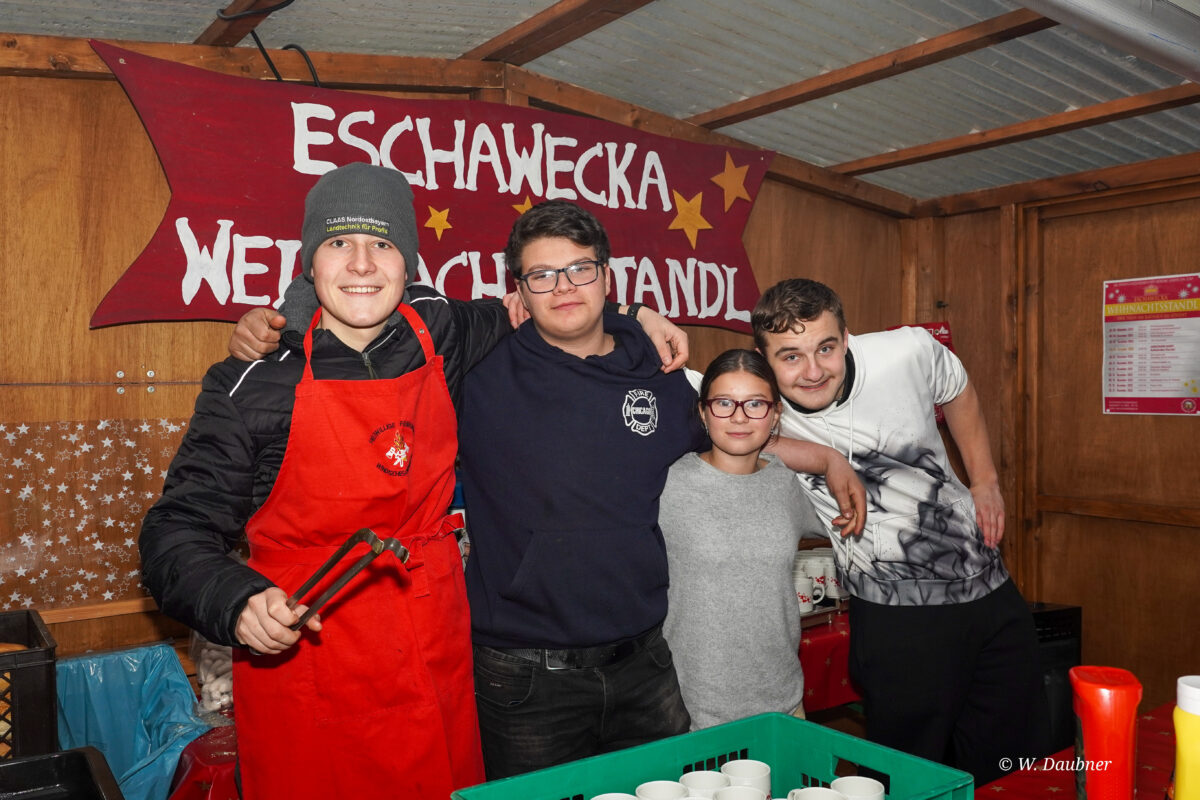 Weihnachtsstandl in Windischeschenbach eröffnet Saison
